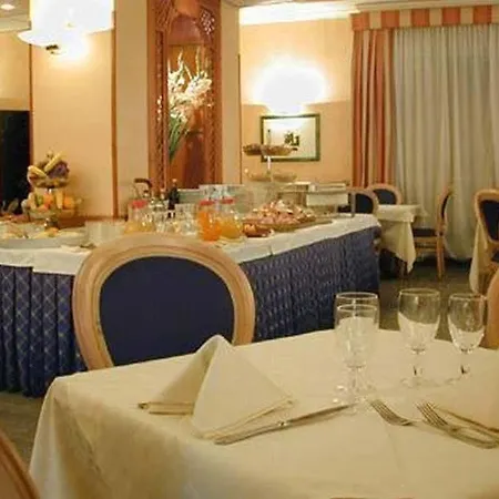 Park Dei Massimi מלון 4*
